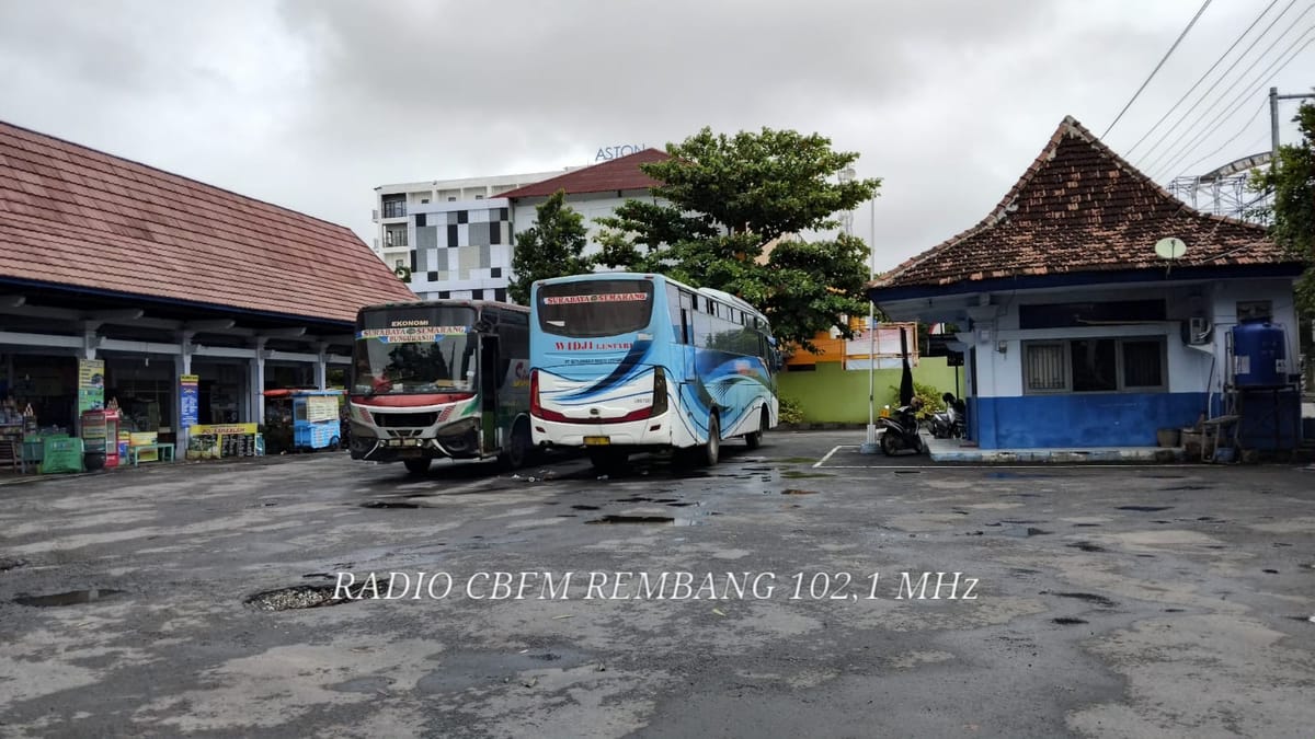 Banjir Pati Kudus berimbas ke penumpang bus
