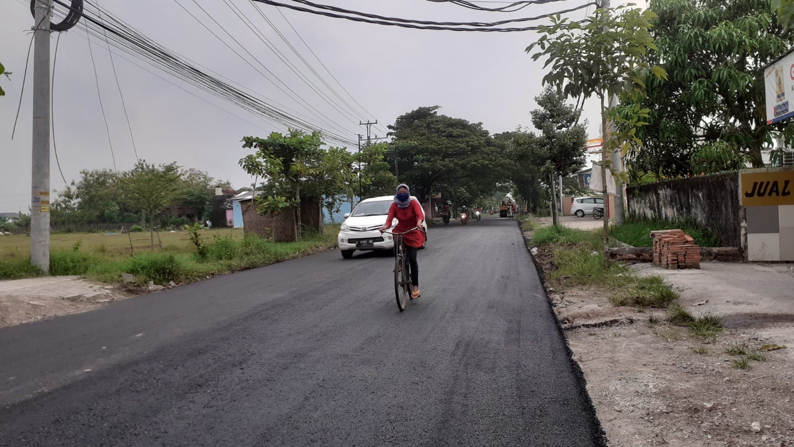 Jalan rusak mulai diperbaiki, sisanya 2025