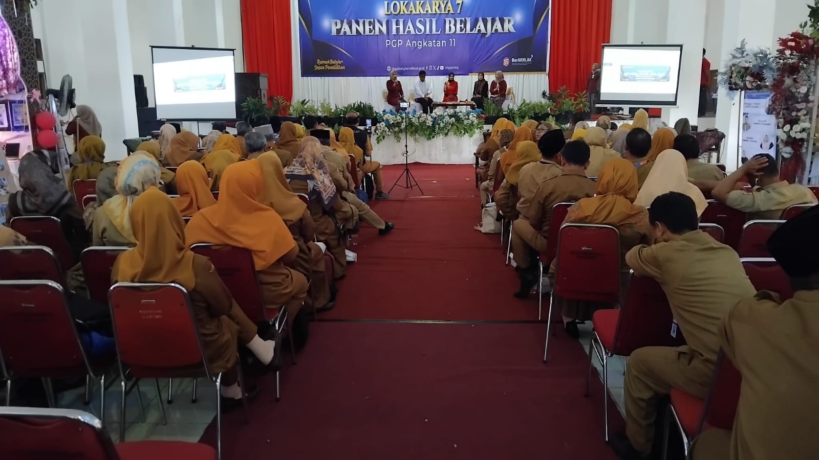 Tularkan keahlian guru kepada anak didik