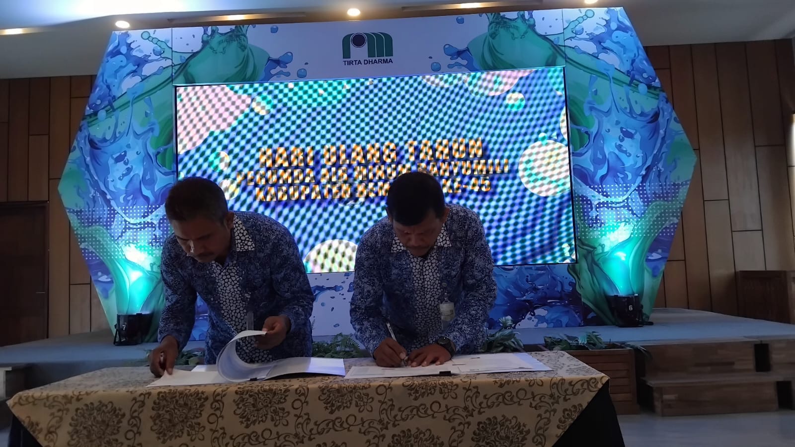 HUT 45 Perumda Banyu Mili lakukan penandatanganan kontrak kinerja dan pakta integritas