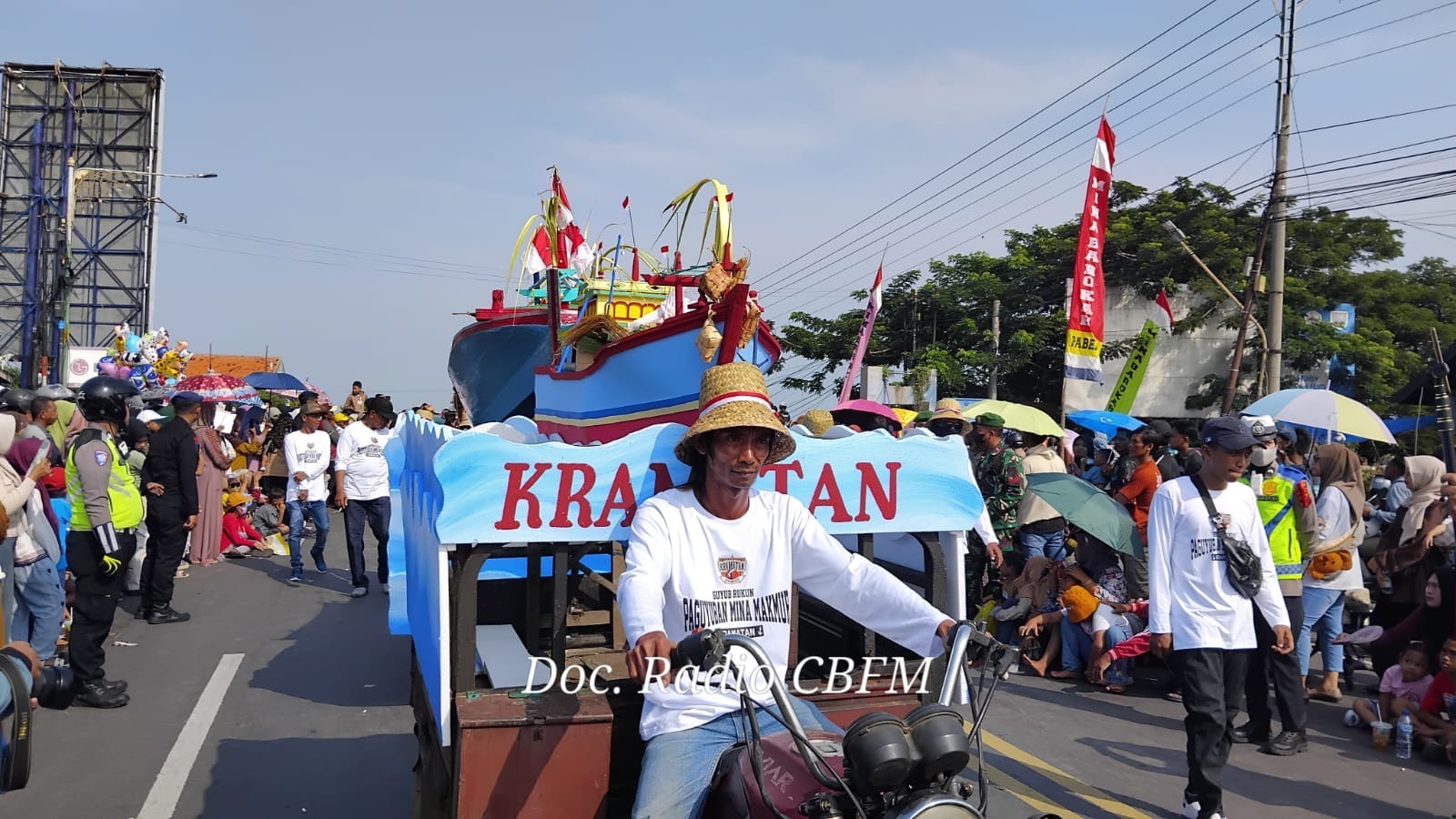 Karnaval Tasikagung sedot ribuan penonton