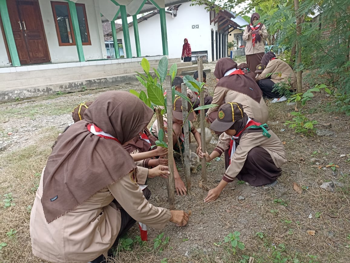 Gerakan Pramuka SD Negeri 1 Pamotan galakkan Gerakan Seribu Pohon