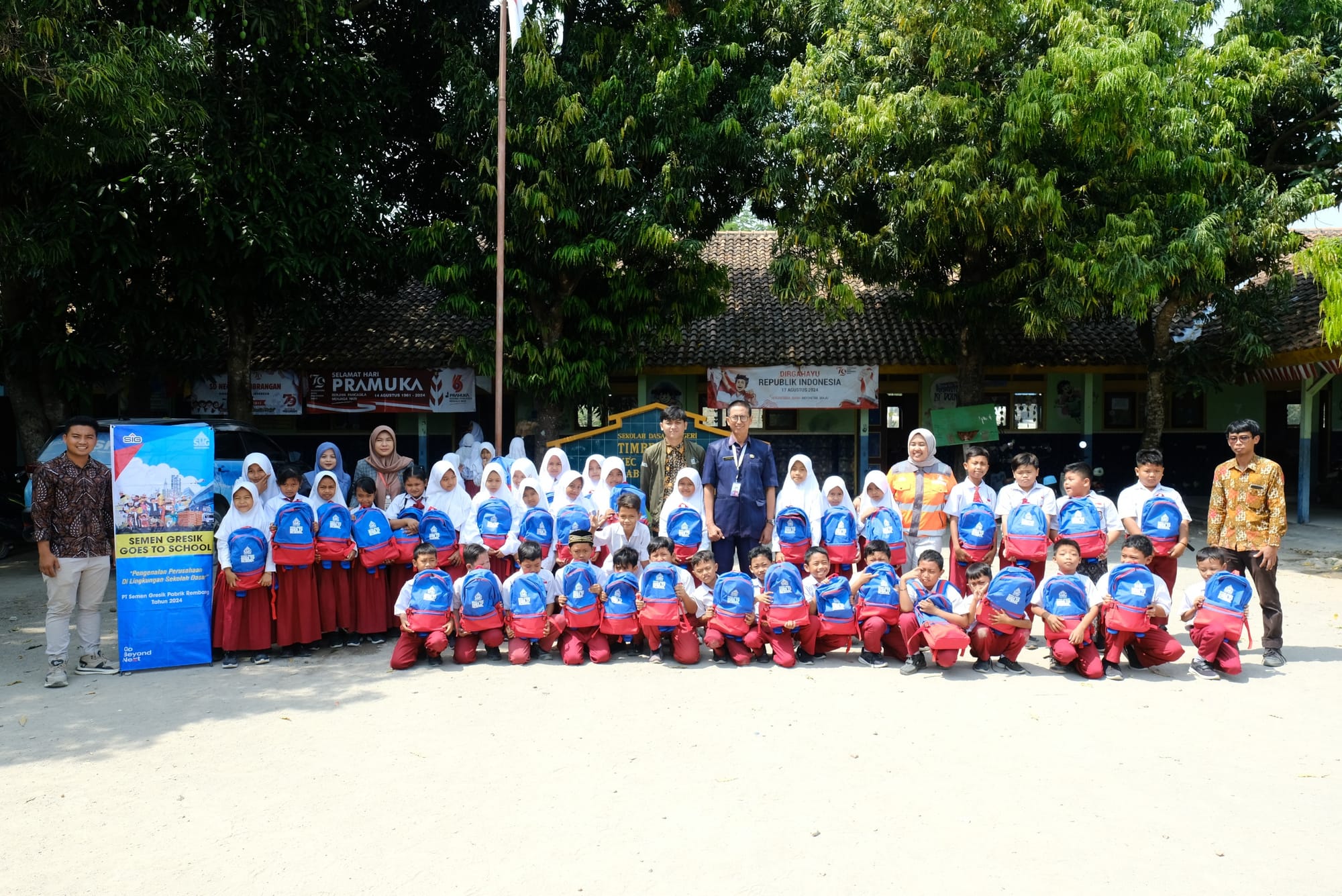 Dukung Pendidikan Generasi Muda, Semen Gresik Hadir di 11 Sekolah Dasar di Kabupaten Rembang dan Blora Lewat Program SG Goes to School