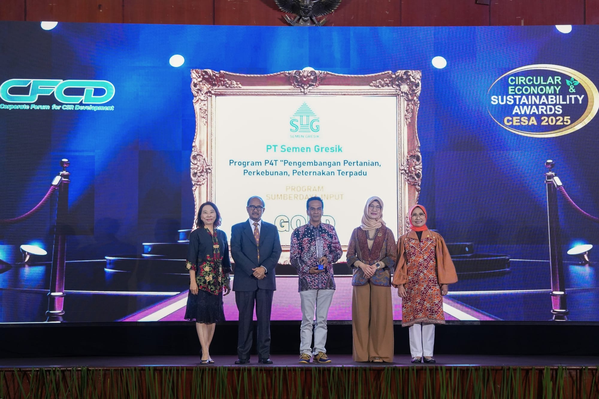 Kelola P4T Berbasis Ekonomi Sirkular, Semen Gresik Raih Penghargaan GOLD Ajang CESA