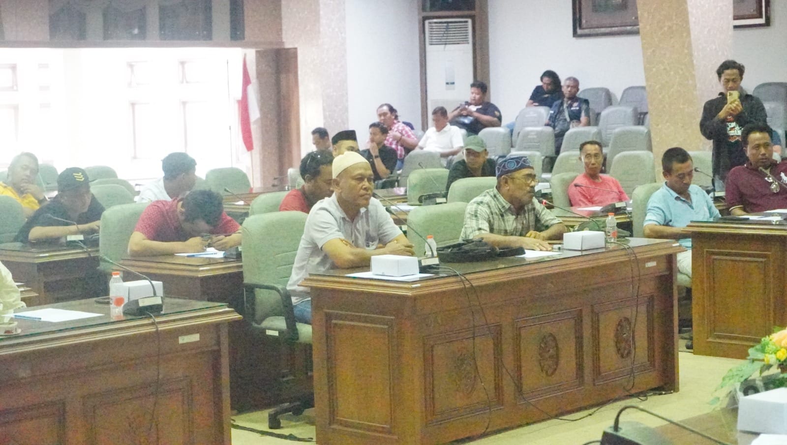 Ngadu ke DPR: Paguyuban Sopir Bus Mini Minta Kereta Kelinci dan Tosa Penumpang Ditertibkan
