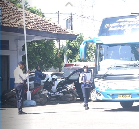 Jelang Nataru, Petugas Gabungan Cek Kelayakan Angkutan Umum