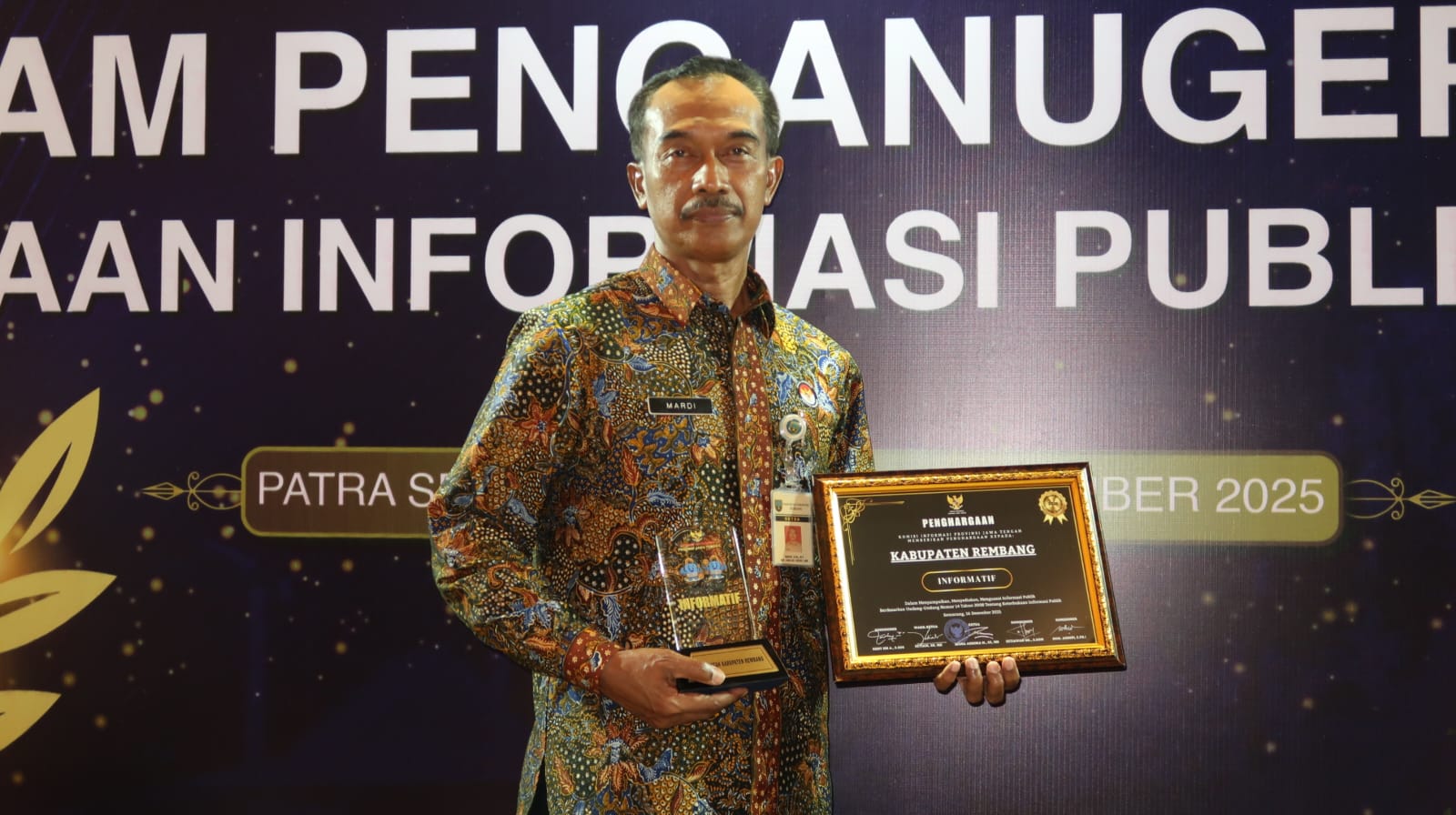 Rembang raih penghargaan KIP