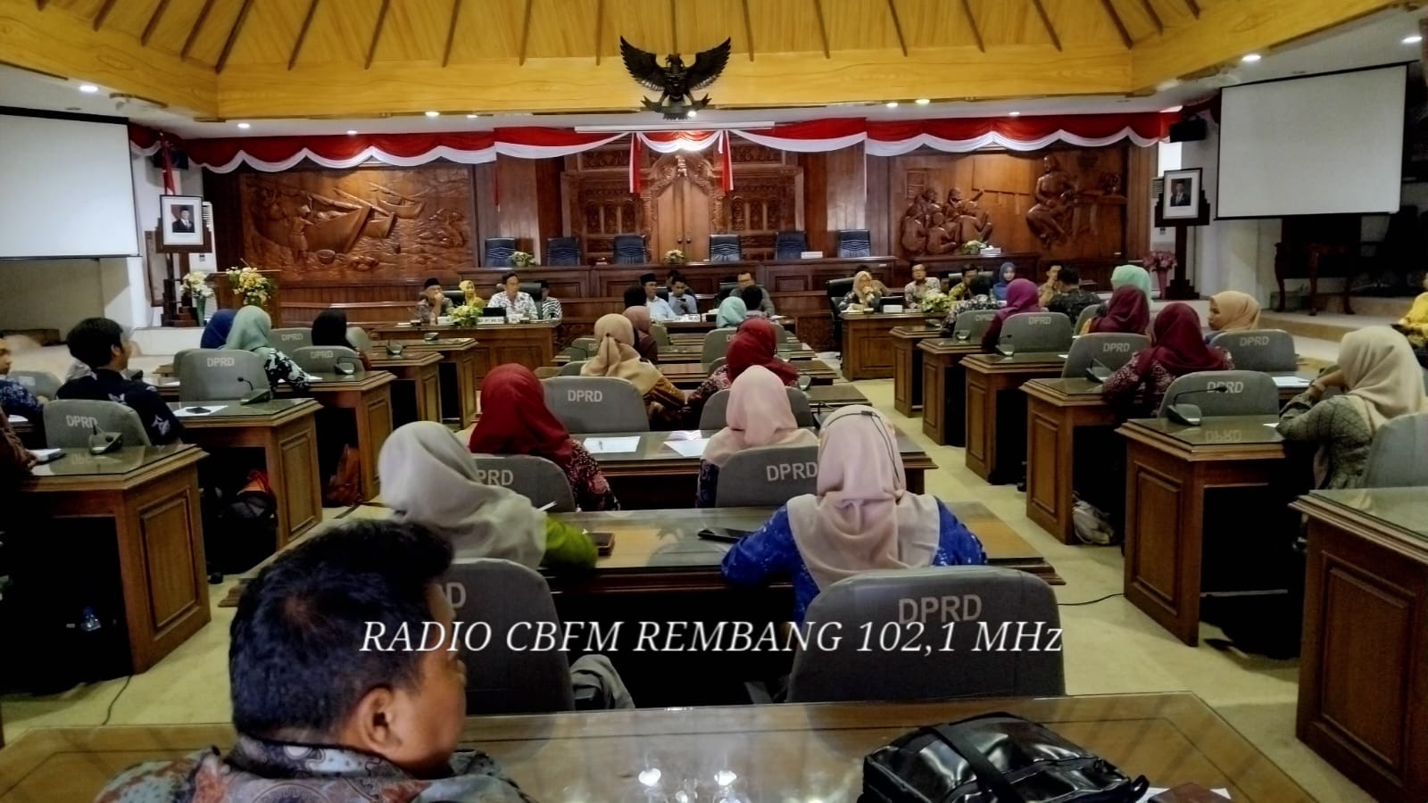 Ratusan GTT / PTT audiensi ke DPRD, ada apa?