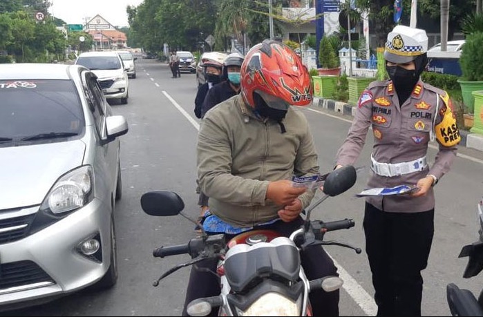 Polres Rembang Berlakukan ETLE Handheld, Ajak Masyarakat Tertib Berlalu Lintas
