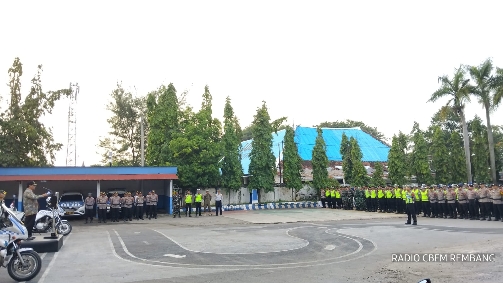 Sebagai ladang ibadah harus dilaksanakan dengan ikhlas