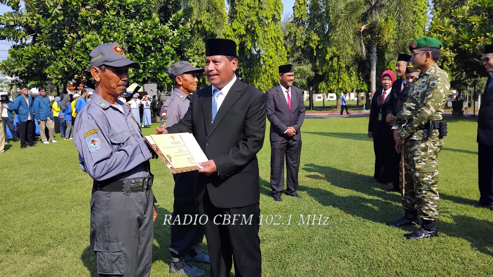 3 Satlinmas Rembang dapat penghargaan dari Gubernur Luthfi