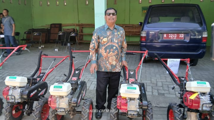 Ratusan Alsintan dibagikan